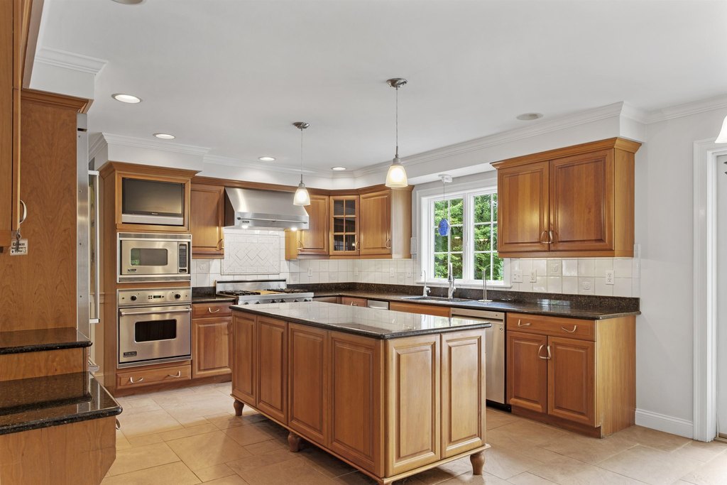 North Hampton, New Hampshire, 03862, United States, 4 Bedrooms Bedrooms, ,4.5 BathroomsBathrooms,Residential,Forsale,1933937