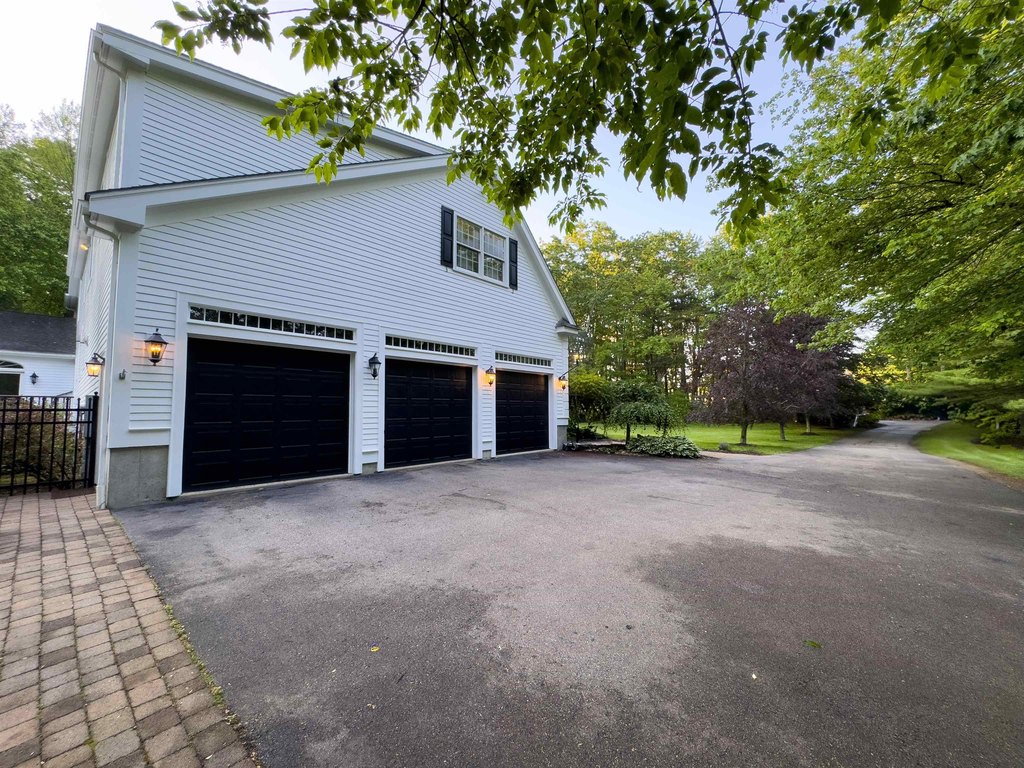 North Hampton, New Hampshire, 03862, United States, 4 Bedrooms Bedrooms, ,4.5 BathroomsBathrooms,Residential,Forsale,1933937