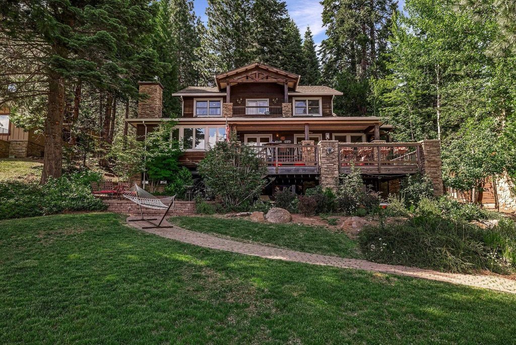 Lake Almanor, California, 96137, United States, 4 Bedrooms Bedrooms, ,3.5 BathroomsBathrooms,Residential,Forsale,1888837