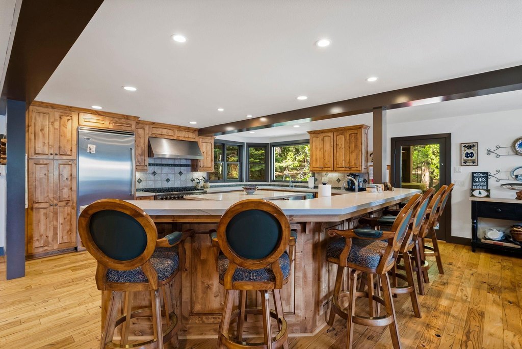 Lake Almanor, California, 96137, United States, 4 Bedrooms Bedrooms, ,3.5 BathroomsBathrooms,Residential,Forsale,1888837