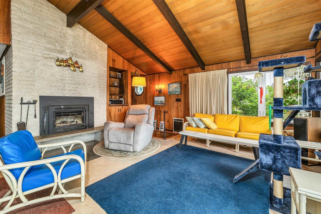 Laconia, New Hampshire, 03246, United States, 3 Bedrooms Bedrooms, ,1.5 BathroomsBathrooms,Residential,Forsale,1968465