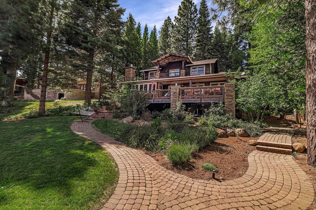 Lake Almanor, California, 96137, United States, 4 Bedrooms Bedrooms, ,3.5 BathroomsBathrooms,Residential,Forsale,1888837