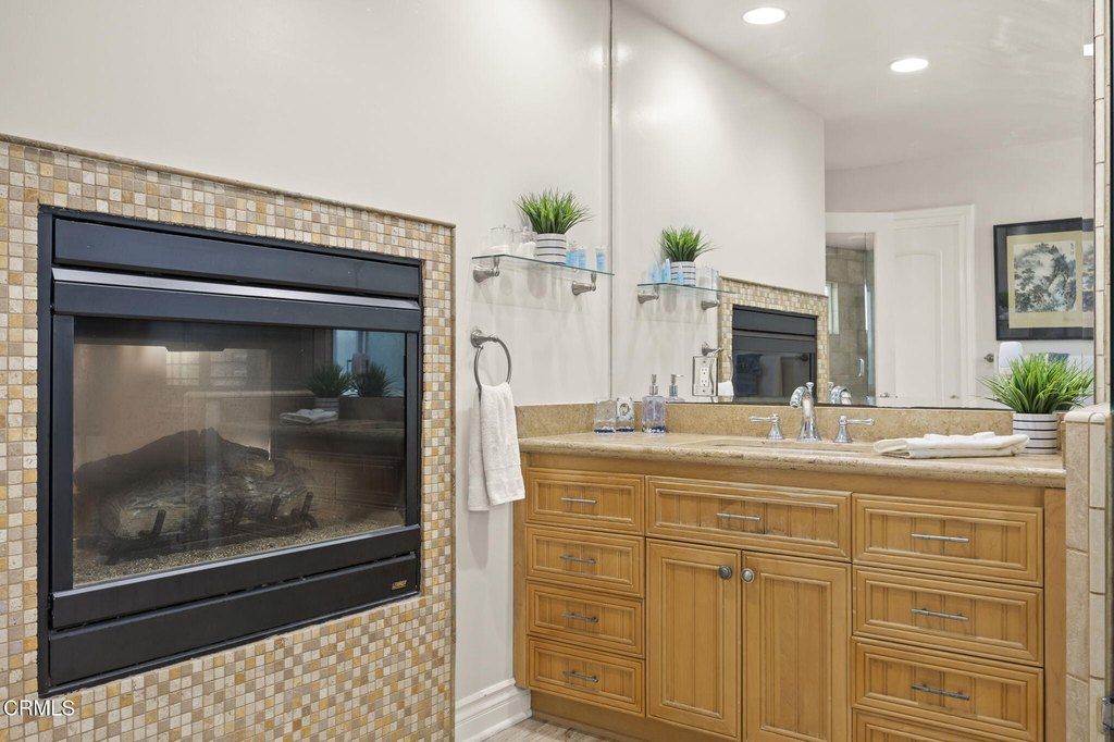 Oxnard, California, 93035, United States, 3 Bedrooms Bedrooms, ,2.5 BathroomsBathrooms,Residential,Forsale,1941483