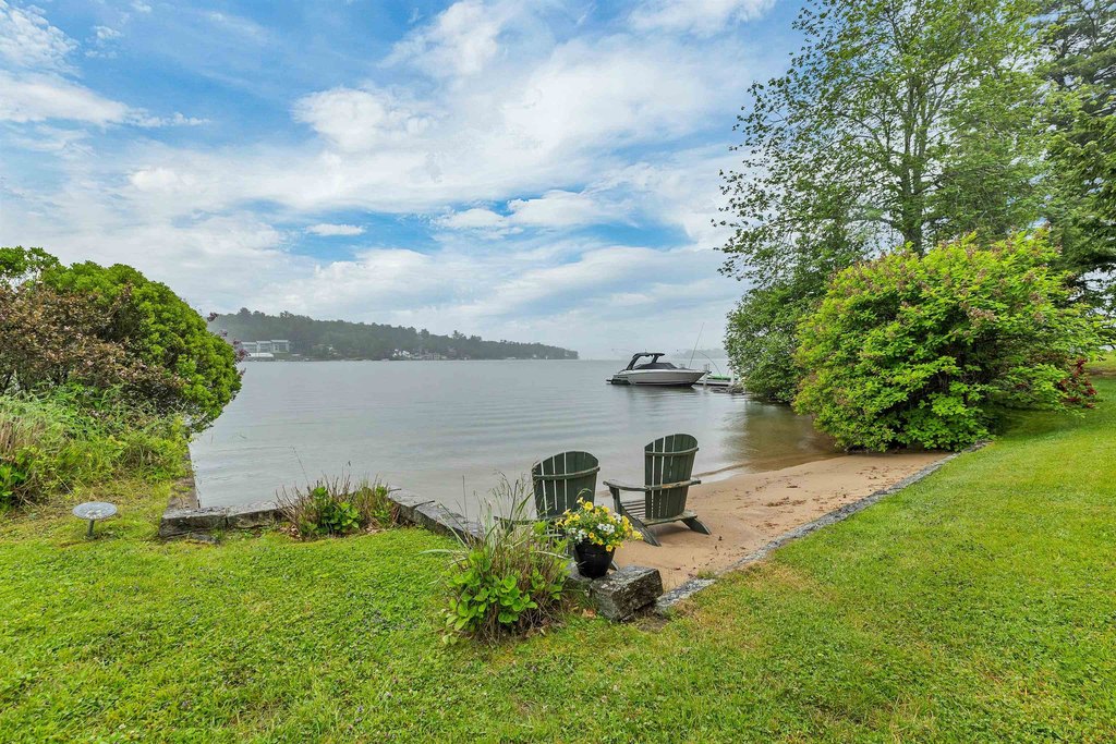 Laconia, New Hampshire, 03246, United States, 3 Bedrooms Bedrooms, ,1.5 BathroomsBathrooms,Residential,Forsale,1968465