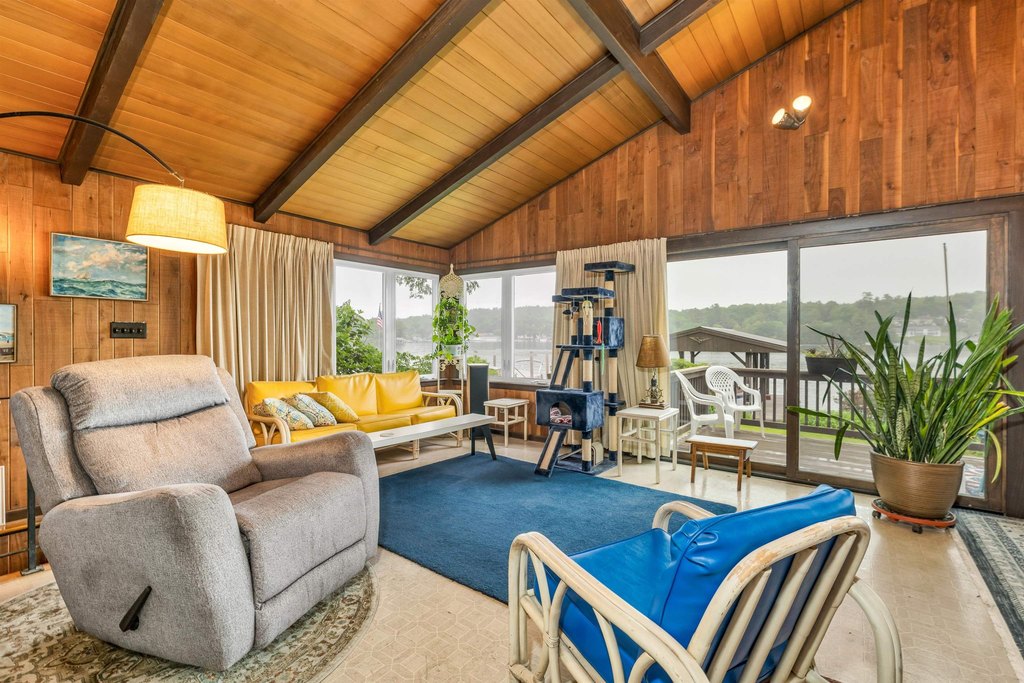 Laconia, New Hampshire, 03246, United States, 3 Bedrooms Bedrooms, ,1.5 BathroomsBathrooms,Residential,Forsale,1968465