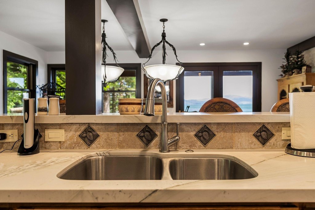 Lake Almanor, California, 96137, United States, 4 Bedrooms Bedrooms, ,3.5 BathroomsBathrooms,Residential,Forsale,1888837