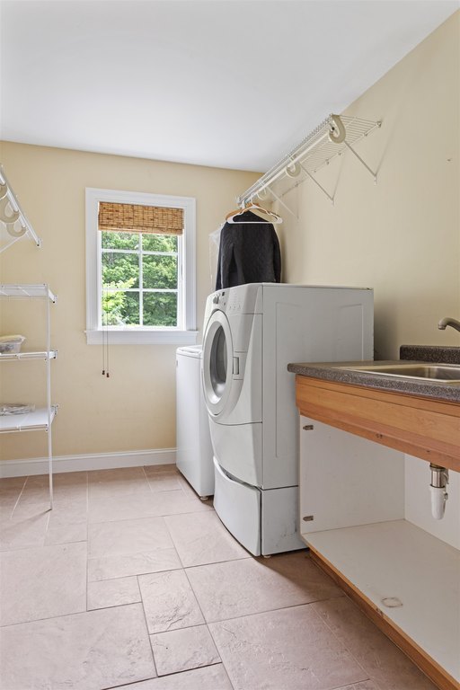 North Hampton, New Hampshire, 03862, United States, 4 Bedrooms Bedrooms, ,4.5 BathroomsBathrooms,Residential,Forsale,1933937