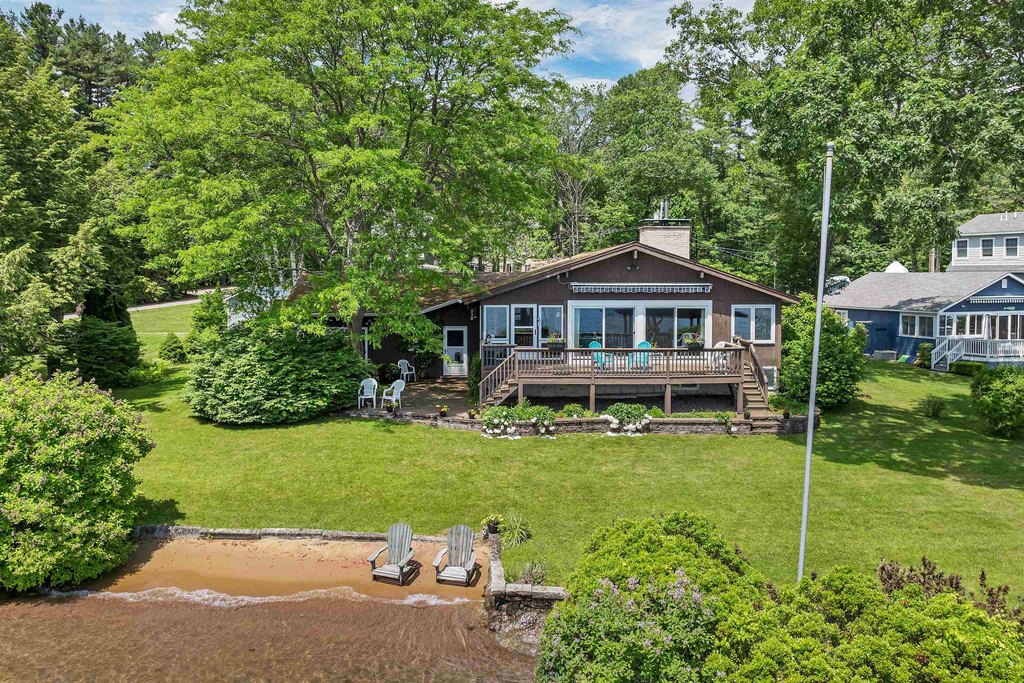 Laconia, New Hampshire, 03246, United States, 3 Bedrooms Bedrooms, ,1.5 BathroomsBathrooms,Residential,Forsale,1968465