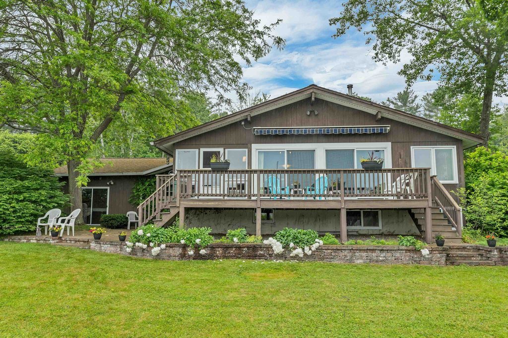 Laconia, New Hampshire, 03246, United States, 3 Bedrooms Bedrooms, ,1.5 BathroomsBathrooms,Residential,Forsale,1968465