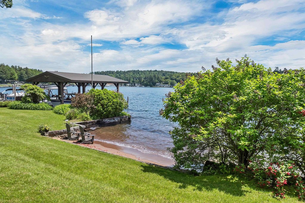 Laconia, New Hampshire, 03246, United States, 3 Bedrooms Bedrooms, ,1.5 BathroomsBathrooms,Residential,Forsale,1968465