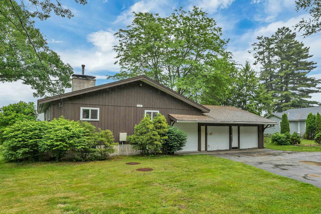 Laconia, New Hampshire, 03246, United States, 3 Bedrooms Bedrooms, ,1.5 BathroomsBathrooms,Residential,Forsale,1968465