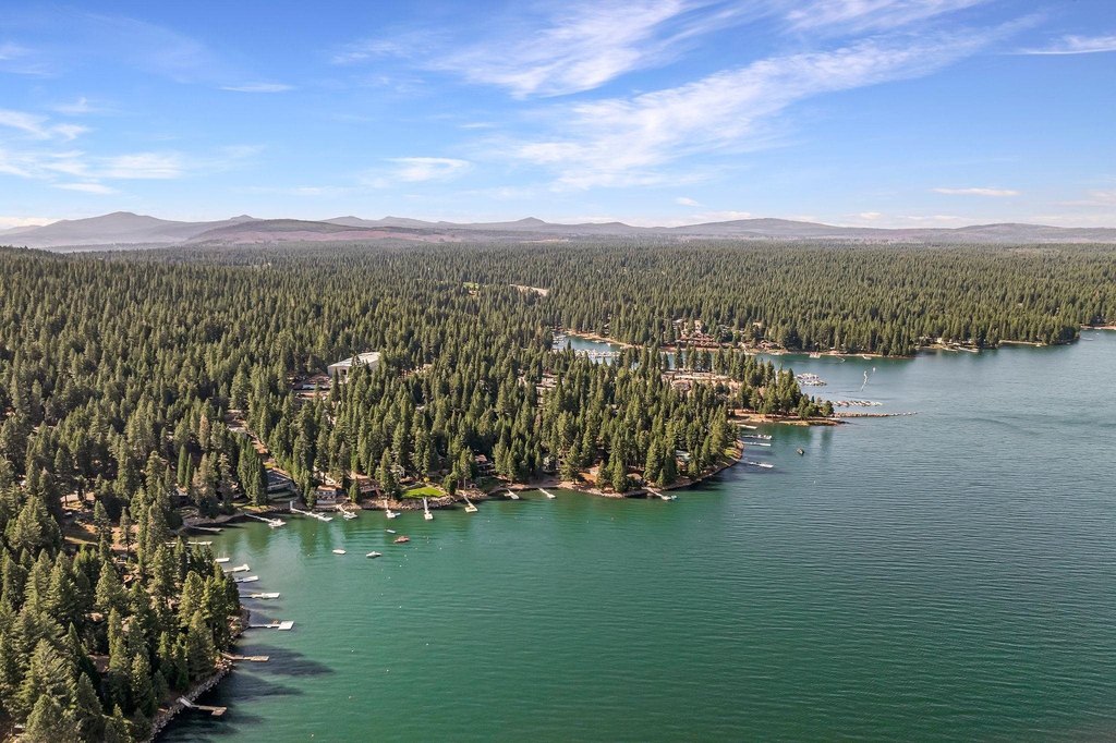 Lake Almanor, California, 96137, United States, 4 Bedrooms Bedrooms, ,3.5 BathroomsBathrooms,Residential,Forsale,1888837