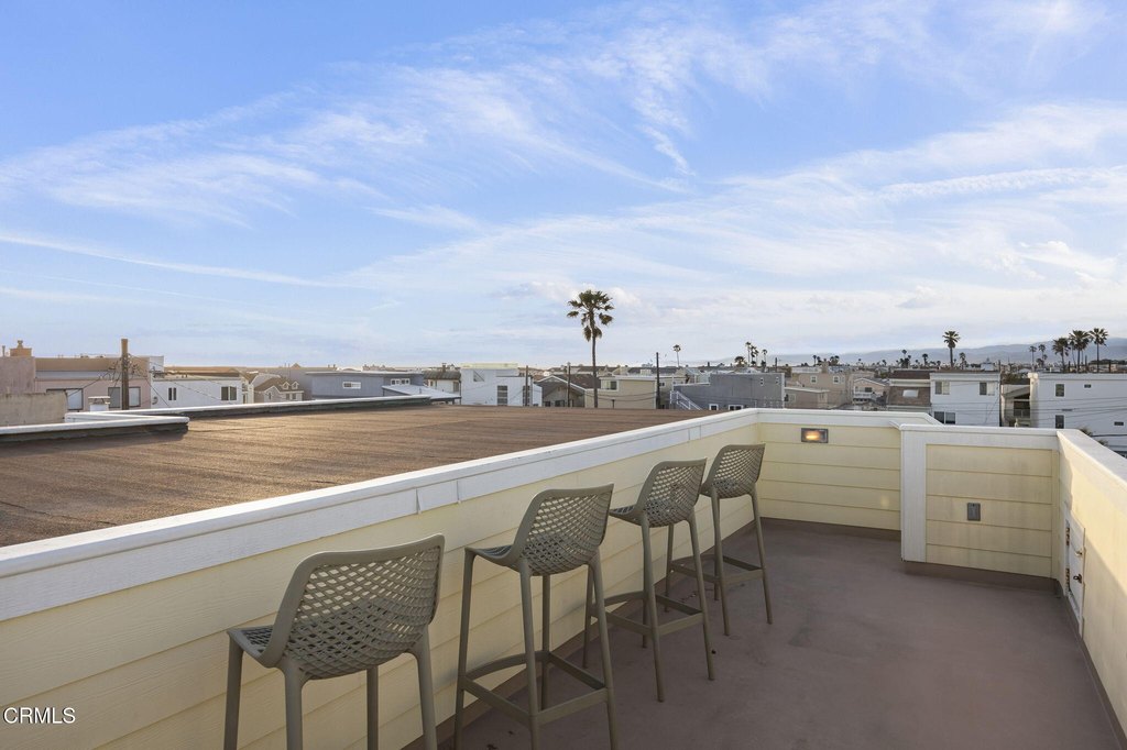 Oxnard, California, 93035, United States, 3 Bedrooms Bedrooms, ,2.5 BathroomsBathrooms,Residential,Forsale,1941483
