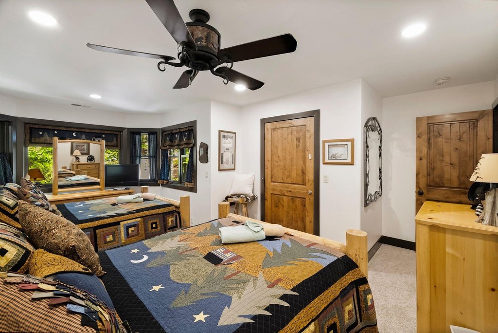 Lake Almanor, California, 96137, United States, 4 Bedrooms Bedrooms, ,3.5 BathroomsBathrooms,Residential,Forsale,1888837