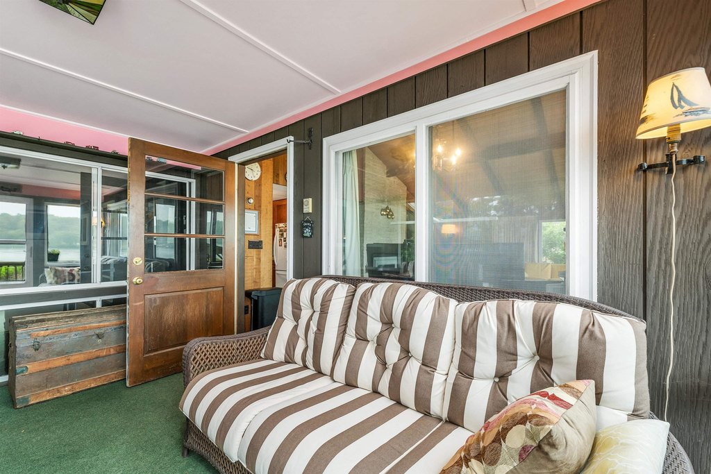 Laconia, New Hampshire, 03246, United States, 3 Bedrooms Bedrooms, ,1.5 BathroomsBathrooms,Residential,Forsale,1968465