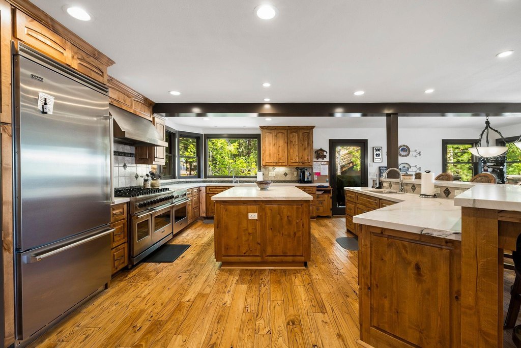 Lake Almanor, California, 96137, United States, 4 Bedrooms Bedrooms, ,3.5 BathroomsBathrooms,Residential,Forsale,1888837