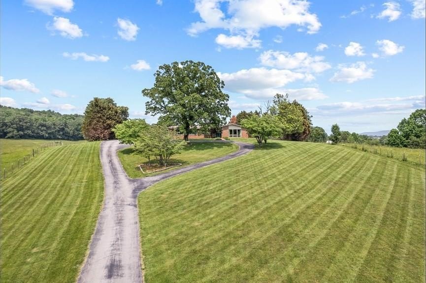SPARTA, Tennessee, 38583, United States, 5 Bedrooms Bedrooms, ,2.5 BathroomsBathrooms,Residential,Forsale,1905427