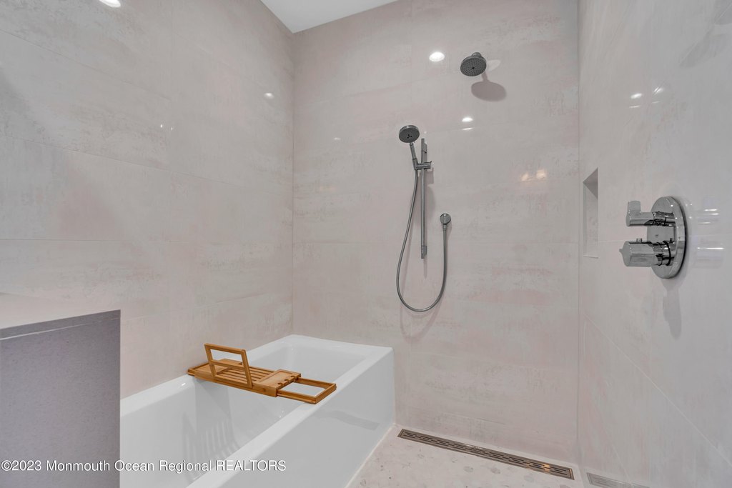 Brick, New Jersey, 08724, United States, 5 Bedrooms Bedrooms, ,4 BathroomsBathrooms,Residential,Forsale,1900438