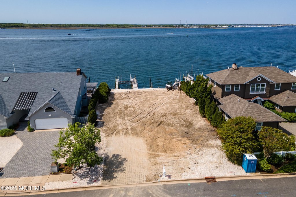 Mantoloking, New Jersey, 08738, United States, 5 Bedrooms Bedrooms, ,6 BathroomsBathrooms,Residential,Forsale,1884477