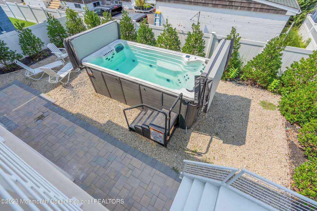 Seaside Park, New Jersey, 08752, United States, 7 Bedrooms Bedrooms, ,7 BathroomsBathrooms,Residential,Forsale,1922405