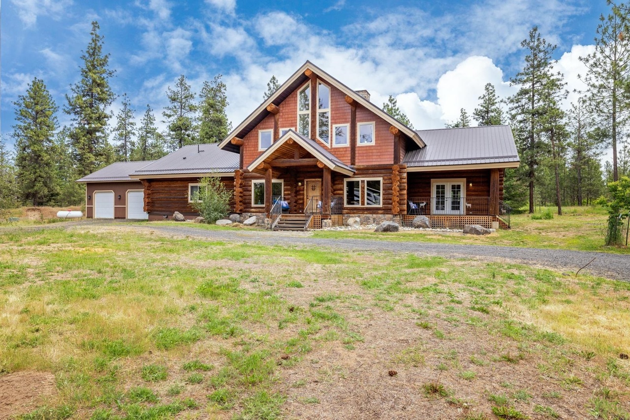 Nine Mile Falls, Washington, 99026, United States, 4 Bedrooms Bedrooms, ,3 BathroomsBathrooms,Residential,Forsale,1903077