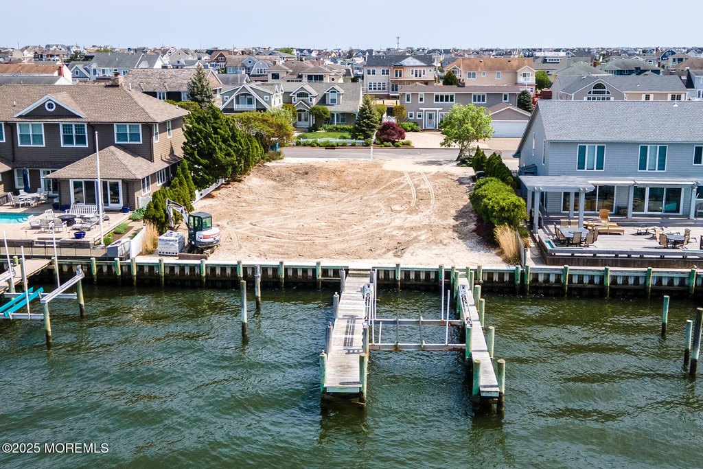Mantoloking, New Jersey, 08738, United States, 5 Bedrooms Bedrooms, ,6 BathroomsBathrooms,Residential,Forsale,1884477