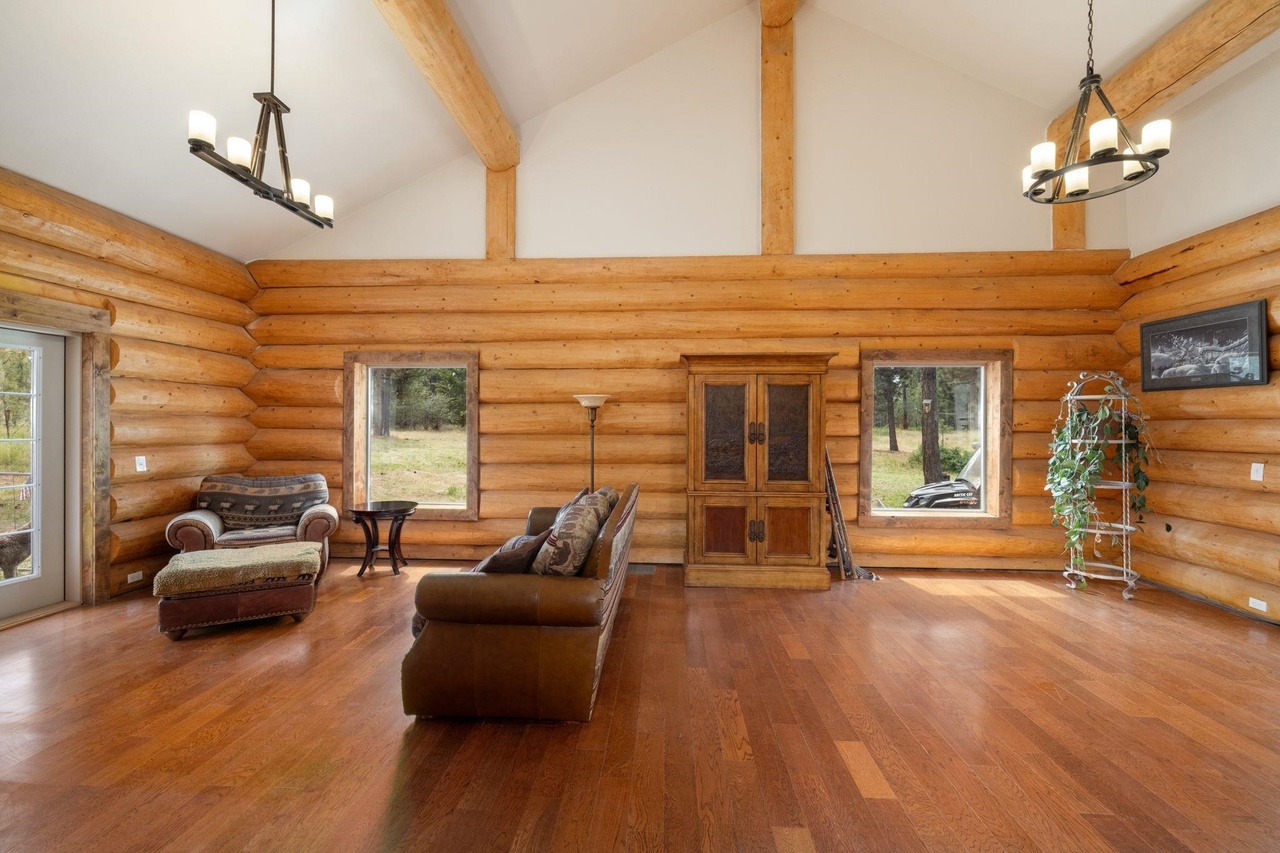 Nine Mile Falls, Washington, 99026, United States, 4 Bedrooms Bedrooms, ,3 BathroomsBathrooms,Residential,Forsale,1903077