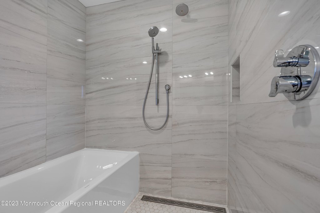 Brick, New Jersey, 08724, United States, 5 Bedrooms Bedrooms, ,4 BathroomsBathrooms,Residential,Forsale,1900438