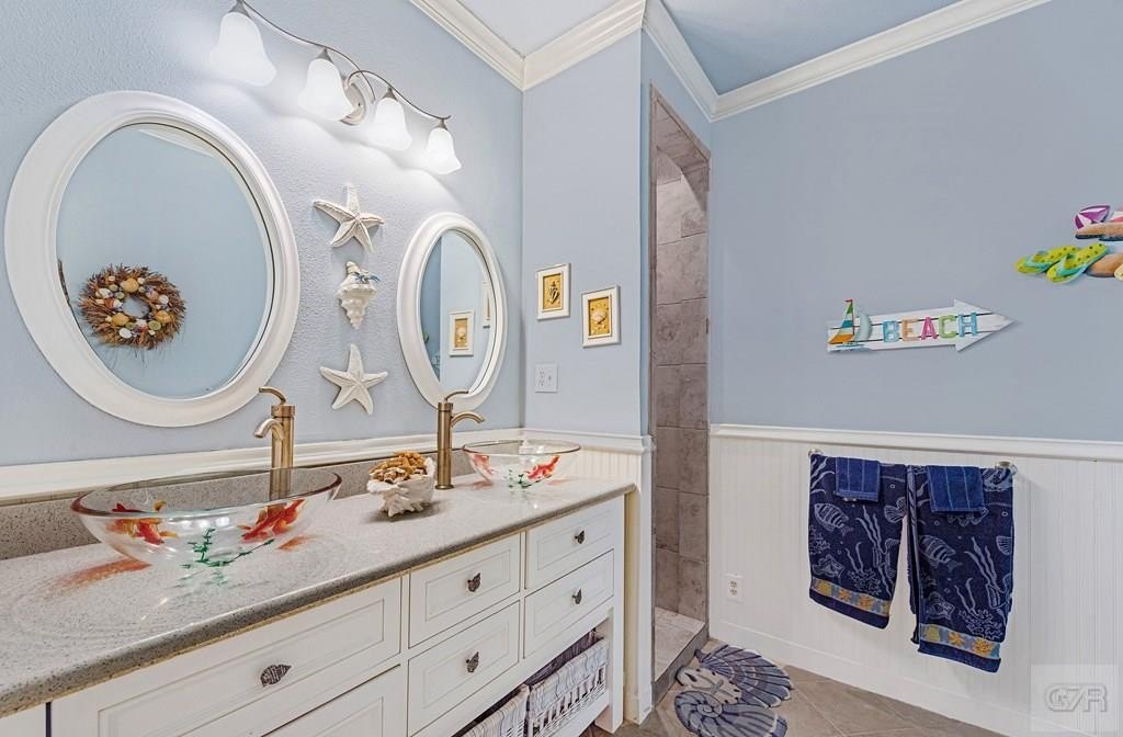 Tiki Island, Texas, 77554, United States, 4 Bedrooms Bedrooms, ,2.5 BathroomsBathrooms,Residential,Forsale,1909980