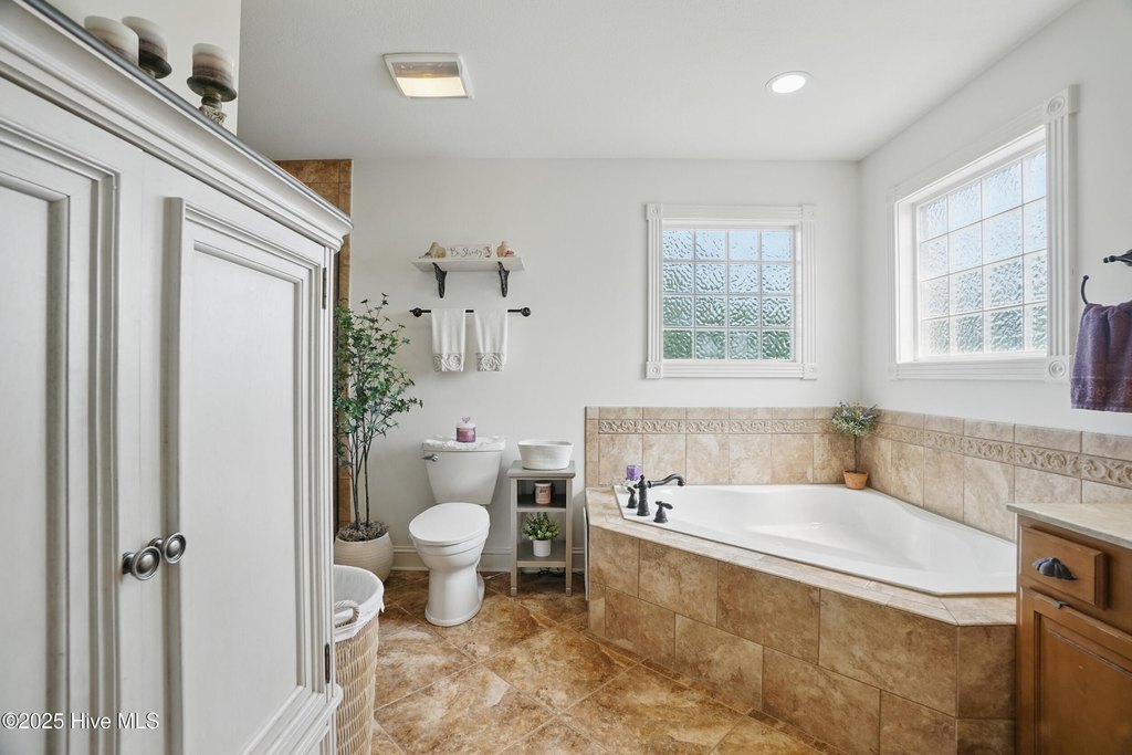 Aydlett, North Carolina, 27916, United States, 4 Bedrooms Bedrooms, ,3.5 BathroomsBathrooms,Residential,Forsale,1914391