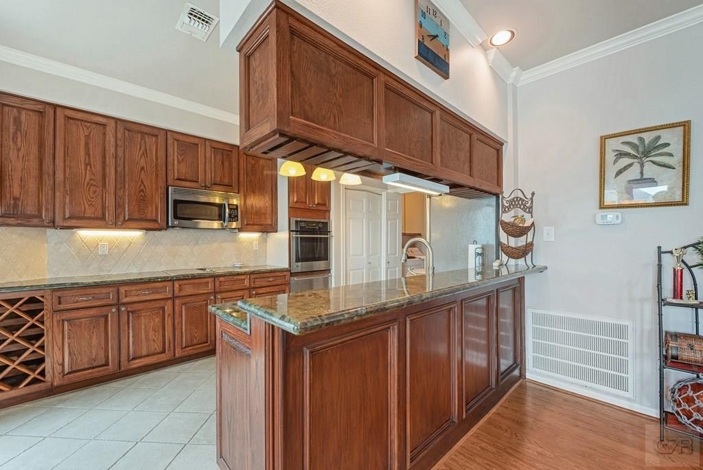 Tiki Island, Texas, 77554, United States, 4 Bedrooms Bedrooms, ,2.5 BathroomsBathrooms,Residential,Forsale,1909980