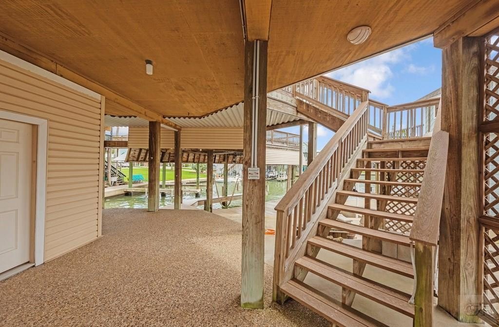 Tiki Island, Texas, 77554, United States, 4 Bedrooms Bedrooms, ,2.5 BathroomsBathrooms,Residential,Forsale,1909980