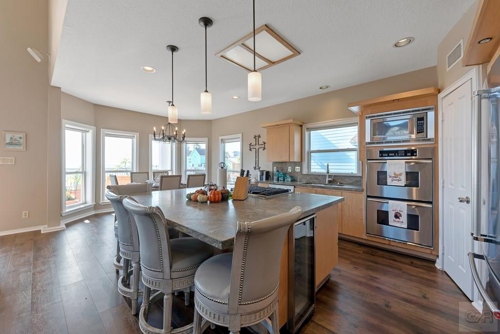 Tiki Island, Texas, 77554, United States, 4 Bedrooms Bedrooms, ,4 BathroomsBathrooms,Residential,Forsale,1953098