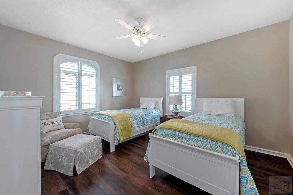 Tiki Island, Texas, 77554, United States, 4 Bedrooms Bedrooms, ,4 BathroomsBathrooms,Residential,Forsale,1953098