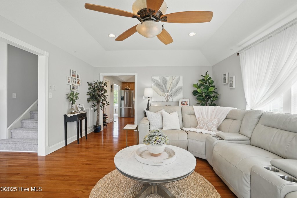Aydlett, North Carolina, 27916, United States, 4 Bedrooms Bedrooms, ,3.5 BathroomsBathrooms,Residential,Forsale,1914391