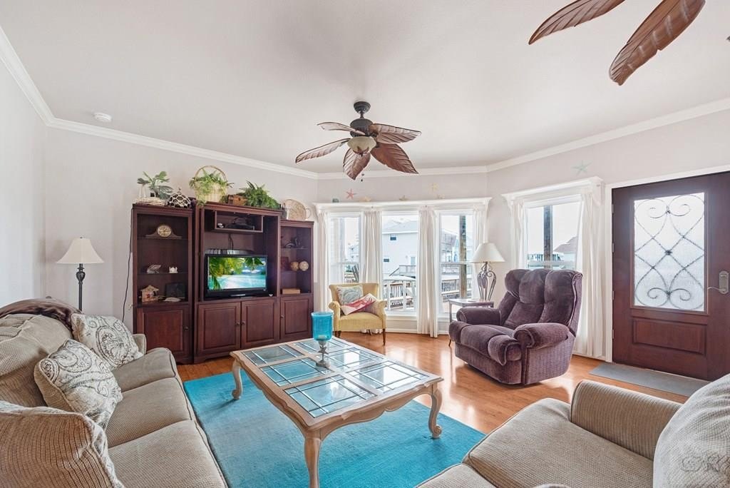 Tiki Island, Texas, 77554, United States, 4 Bedrooms Bedrooms, ,2.5 BathroomsBathrooms,Residential,Forsale,1909980