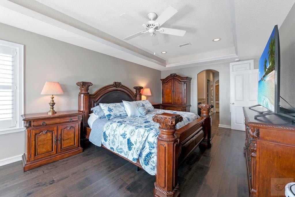 Tiki Island, Texas, 77554, United States, 4 Bedrooms Bedrooms, ,4 BathroomsBathrooms,Residential,Forsale,1953098