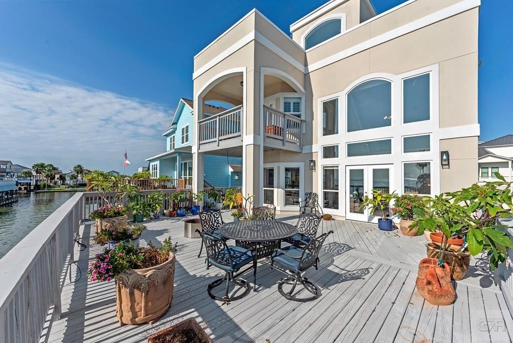 Tiki Island, Texas, 77554, United States, 4 Bedrooms Bedrooms, ,4 BathroomsBathrooms,Residential,Forsale,1953098