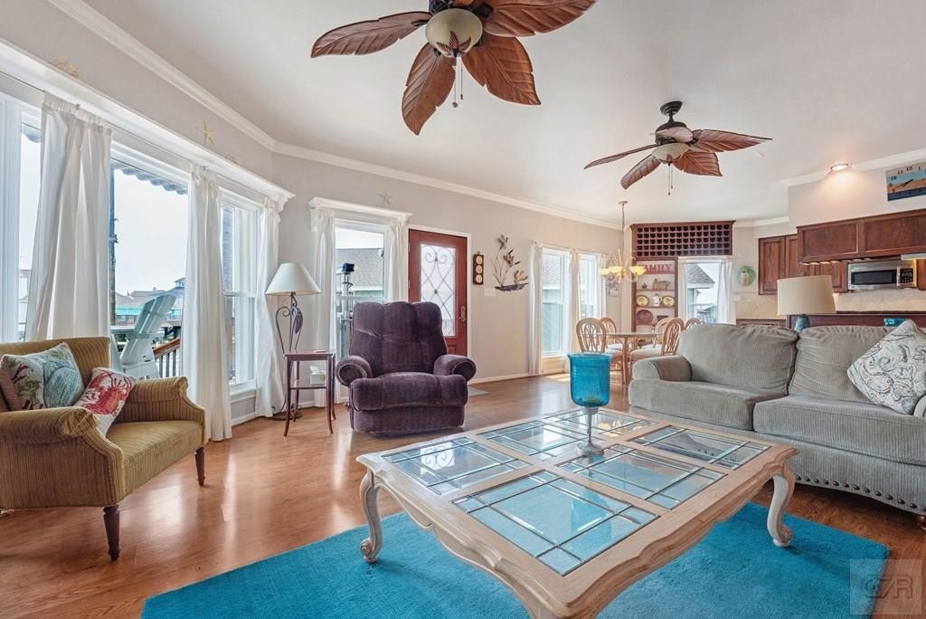 Tiki Island, Texas, 77554, United States, 4 Bedrooms Bedrooms, ,2.5 BathroomsBathrooms,Residential,Forsale,1909980