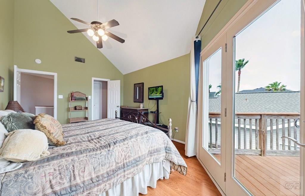 Tiki Island, Texas, 77554, United States, 4 Bedrooms Bedrooms, ,2.5 BathroomsBathrooms,Residential,Forsale,1909980