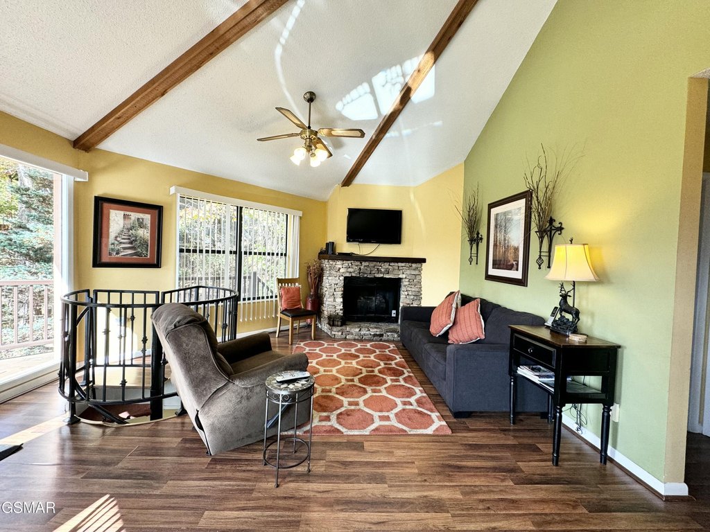 Gatlinburg, Tennessee, 37738, United States, 2 Bedrooms Bedrooms, ,3 BathroomsBathrooms,Residential,Forsale,1893779