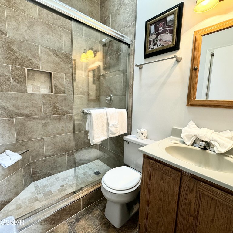 Gatlinburg, Tennessee, 37738, United States, 2 Bedrooms Bedrooms, ,3 BathroomsBathrooms,Residential,Forsale,1893779