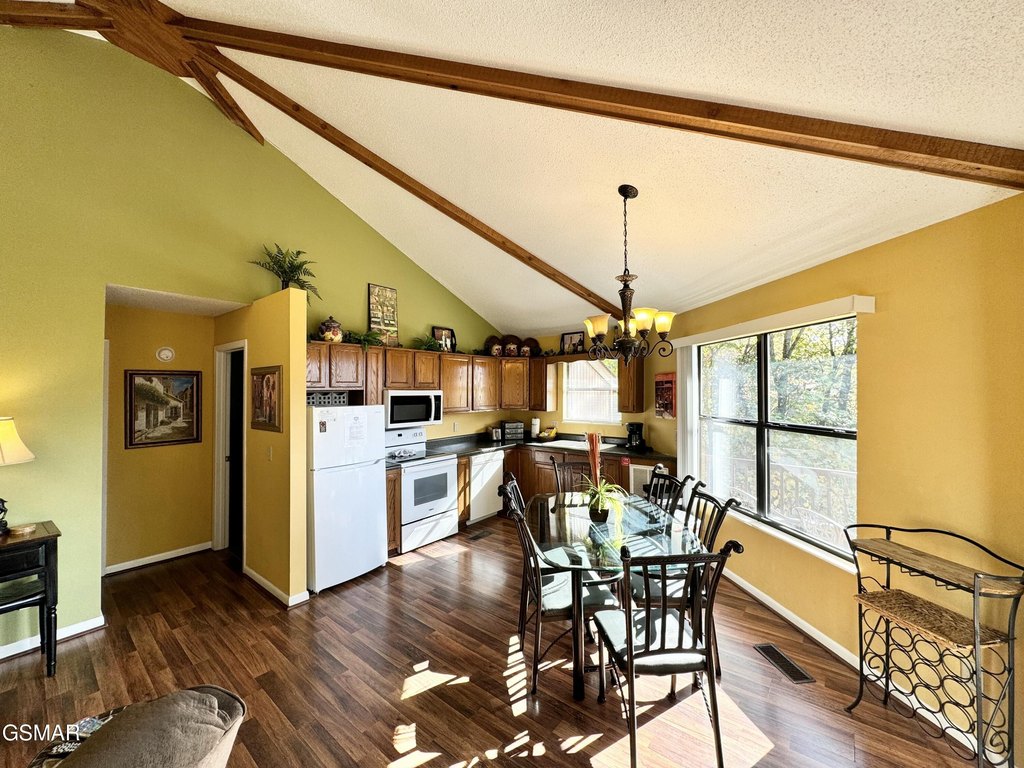 Gatlinburg, Tennessee, 37738, United States, 2 Bedrooms Bedrooms, ,3 BathroomsBathrooms,Residential,Forsale,1893779