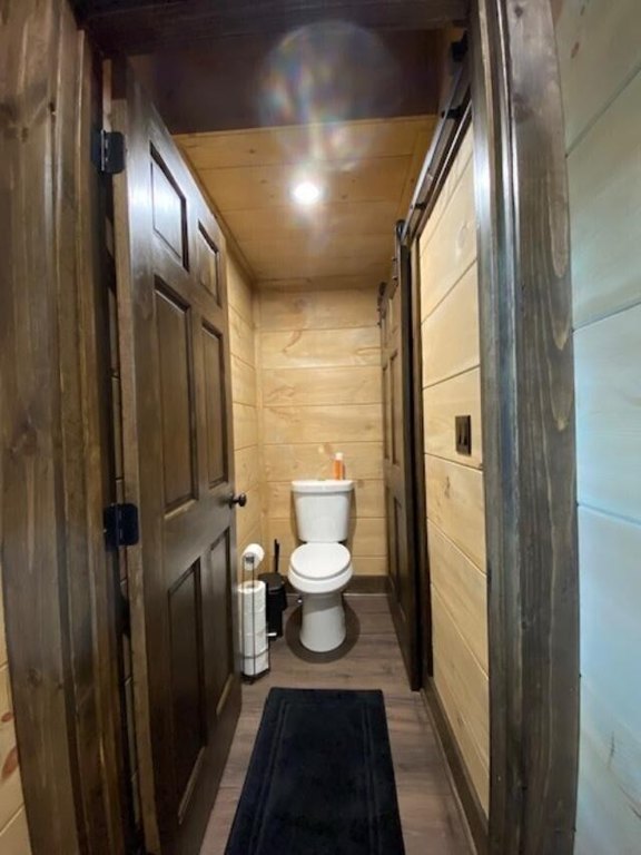 Sevierville, Tennessee, 37876, United States, 2 Bedrooms Bedrooms, ,2.5 BathroomsBathrooms,Residential,Forsale,1893694