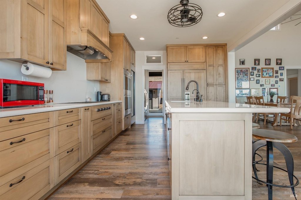 Geyserville, California, 95441, United States, 3 Bedrooms Bedrooms, ,3.5 BathroomsBathrooms,Residential,Forsale,1918899