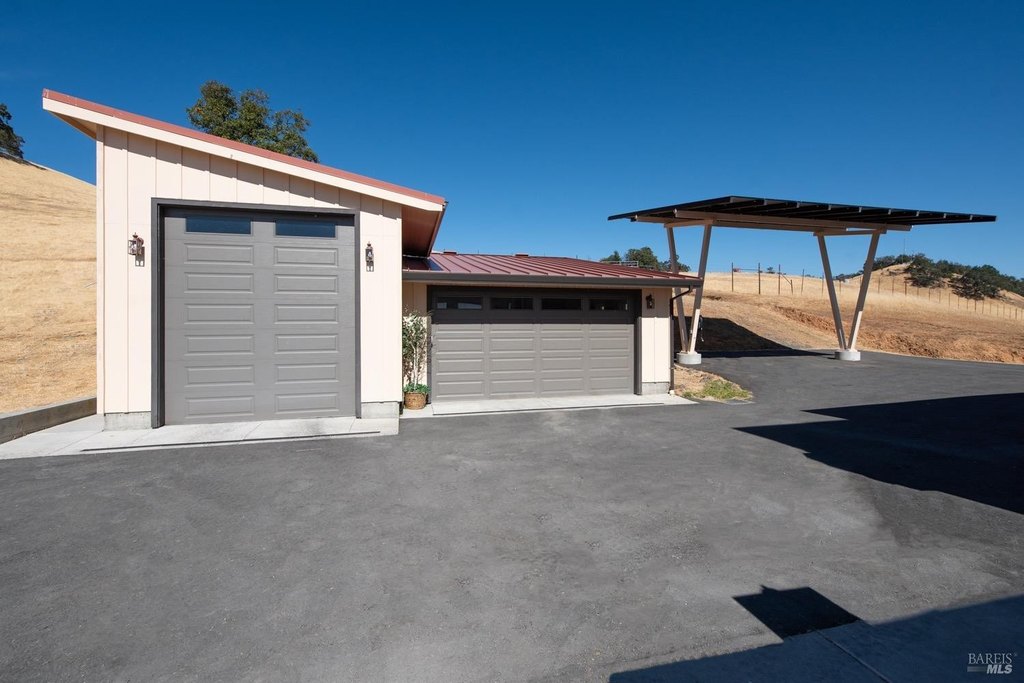 Geyserville, California, 95441, United States, 3 Bedrooms Bedrooms, ,3.5 BathroomsBathrooms,Residential,Forsale,1918899