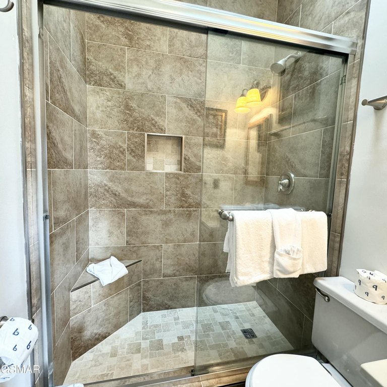 Gatlinburg, Tennessee, 37738, United States, 2 Bedrooms Bedrooms, ,3 BathroomsBathrooms,Residential,Forsale,1893779