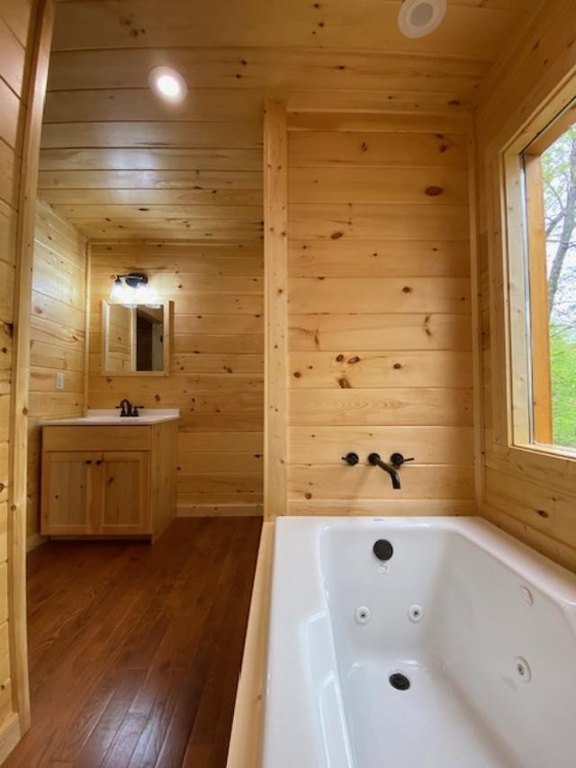 Sevierville, Tennessee, 37876, United States, 2 Bedrooms Bedrooms, ,2 BathroomsBathrooms,Residential,Forsale,1893695