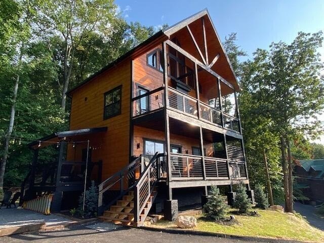 Sevierville, Tennessee, 37876, United States, 2 Bedrooms Bedrooms, ,2.5 BathroomsBathrooms,Residential,Forsale,1893694
