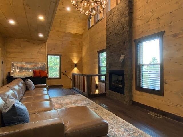 Sevierville, Tennessee, 37876, United States, 2 Bedrooms Bedrooms, ,2.5 BathroomsBathrooms,Residential,Forsale,1893694